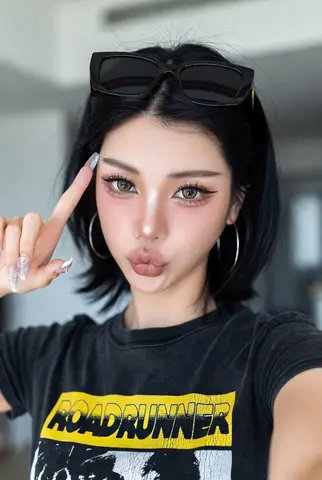 Пример источника для промпта крупного селфи в эстетике Ulzzang и Douyin.