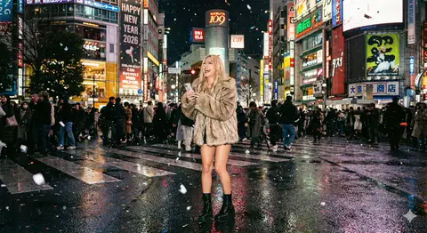Пример из источника для сцены новогоднего обратного отсчёта на Shibuya Scramble Crossing.