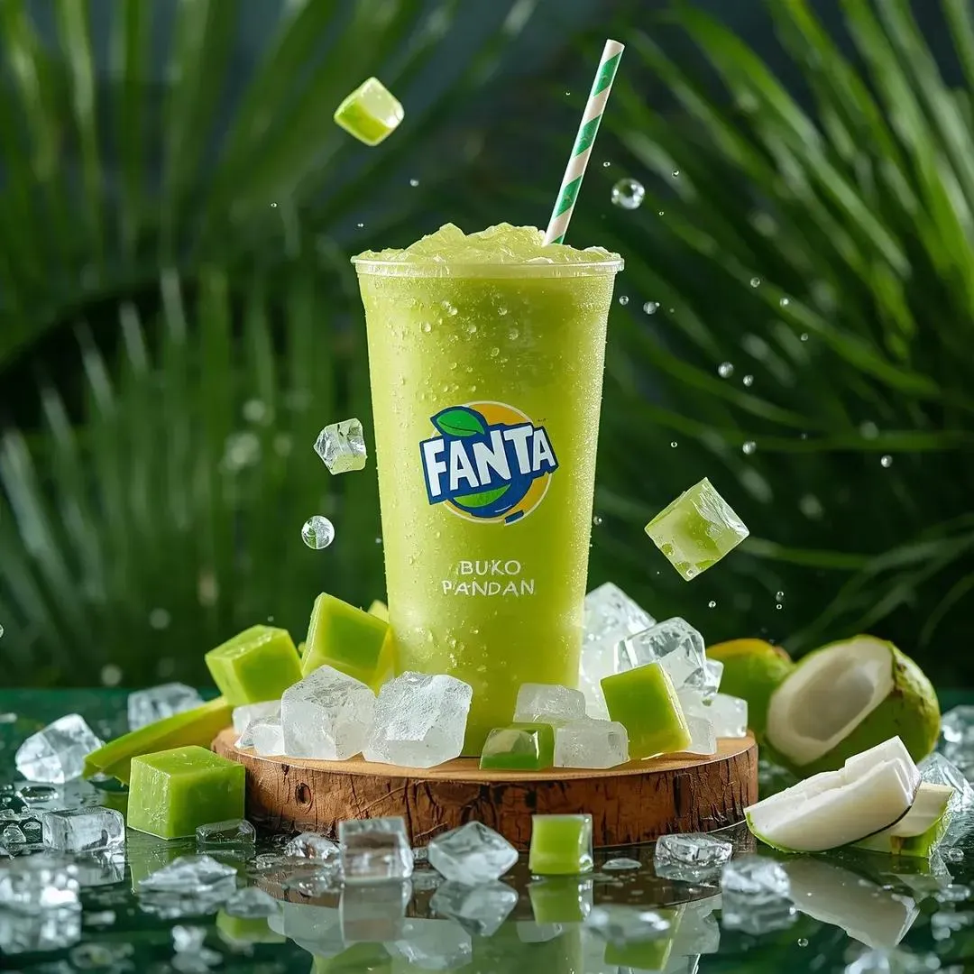 Пример рекламного промпта с холодной банкой FANTA на деревянном столе у океана. · пример 2